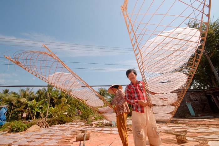 Nhung lang banh mien Tay tat bat kiem tien mua Tet hinh anh