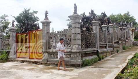 Dai gia Kien Giang do 3 ta vang xay lang mo cho cha me hinh anh