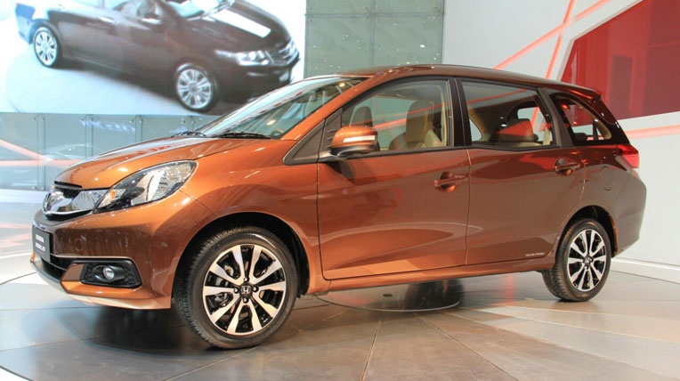 Honda ra mat xe hoi gia re ngang SH hinh anh
