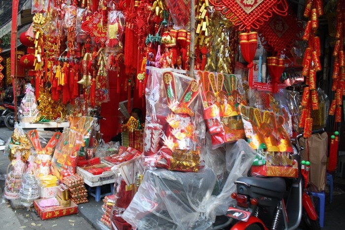 Kinh te kho khan, nguoi dan cung ong Tao bang do nha ngheo hinh anh