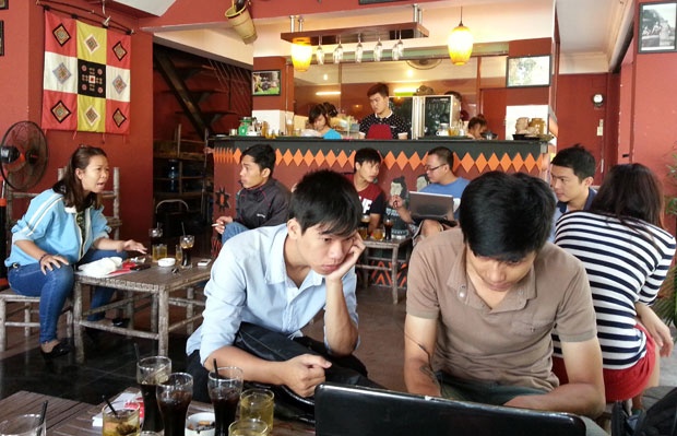 Vi sao ca phe coc Sai Gon song tot? hinh anh