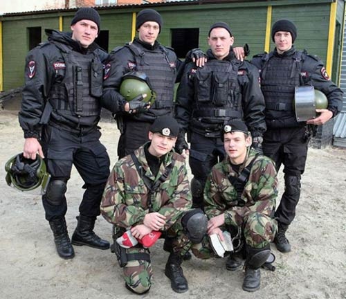 Nhung cap dac nhiem song sinh o Nga hinh anh