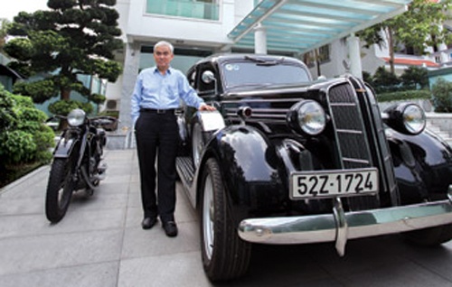 Hai chiec xe bau vat cua Chu tich Eximbank hinh anh