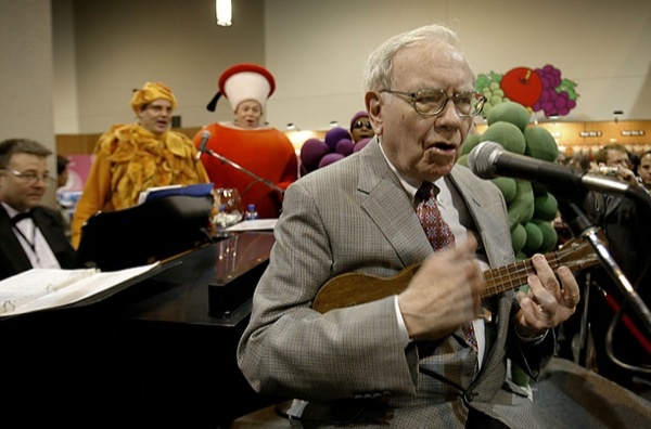 Cuoc doi qua anh cua ty phu tuoi ngua Warren Buffett hinh anh