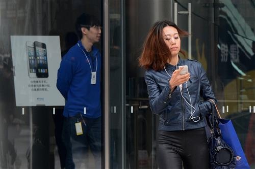 Apple se hoi tiec vi khong giam gia iPhone? hinh anh