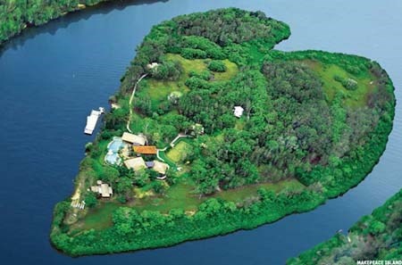 Qua tang cua dai gia cho ngay le Tinh nhan hinh anh