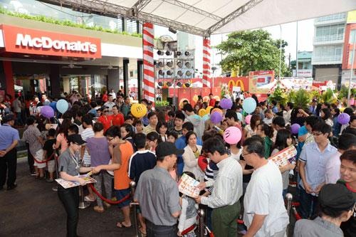 Vi sao thi truong thuc an nhanh vang doanh nghiep Viet? hinh anh