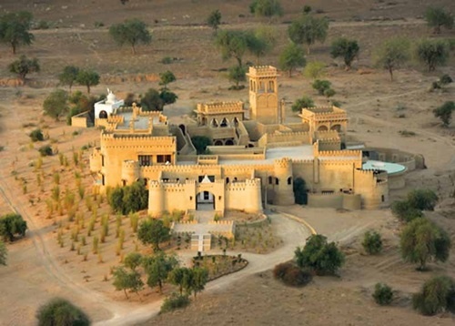 Ben trong khach san hoang da nhat the gioi hinh anh