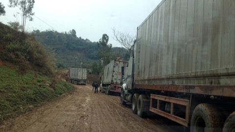 Dan buon ga lau 'tam nghi' thoi dai dich hinh anh