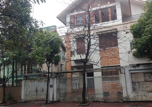 Hang quan thao chay khoi biet thu Trung Hoa Nhan Chinh hinh anh