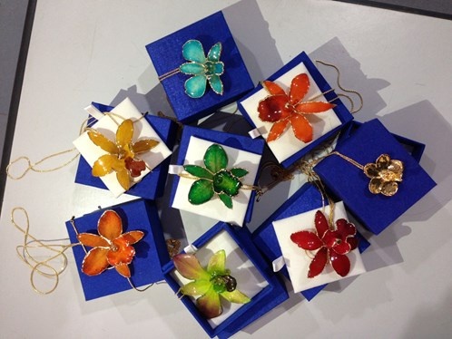 Day chuyen hoa lan that ma vang 24k hut khach dip 8/3 hinh anh