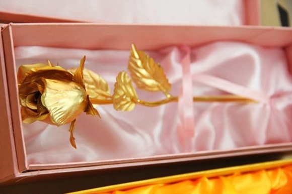 Nhung mon qua doc, la dip 8/3 hinh anh