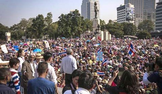 Lai no sung giua thu do Bangkok hinh anh