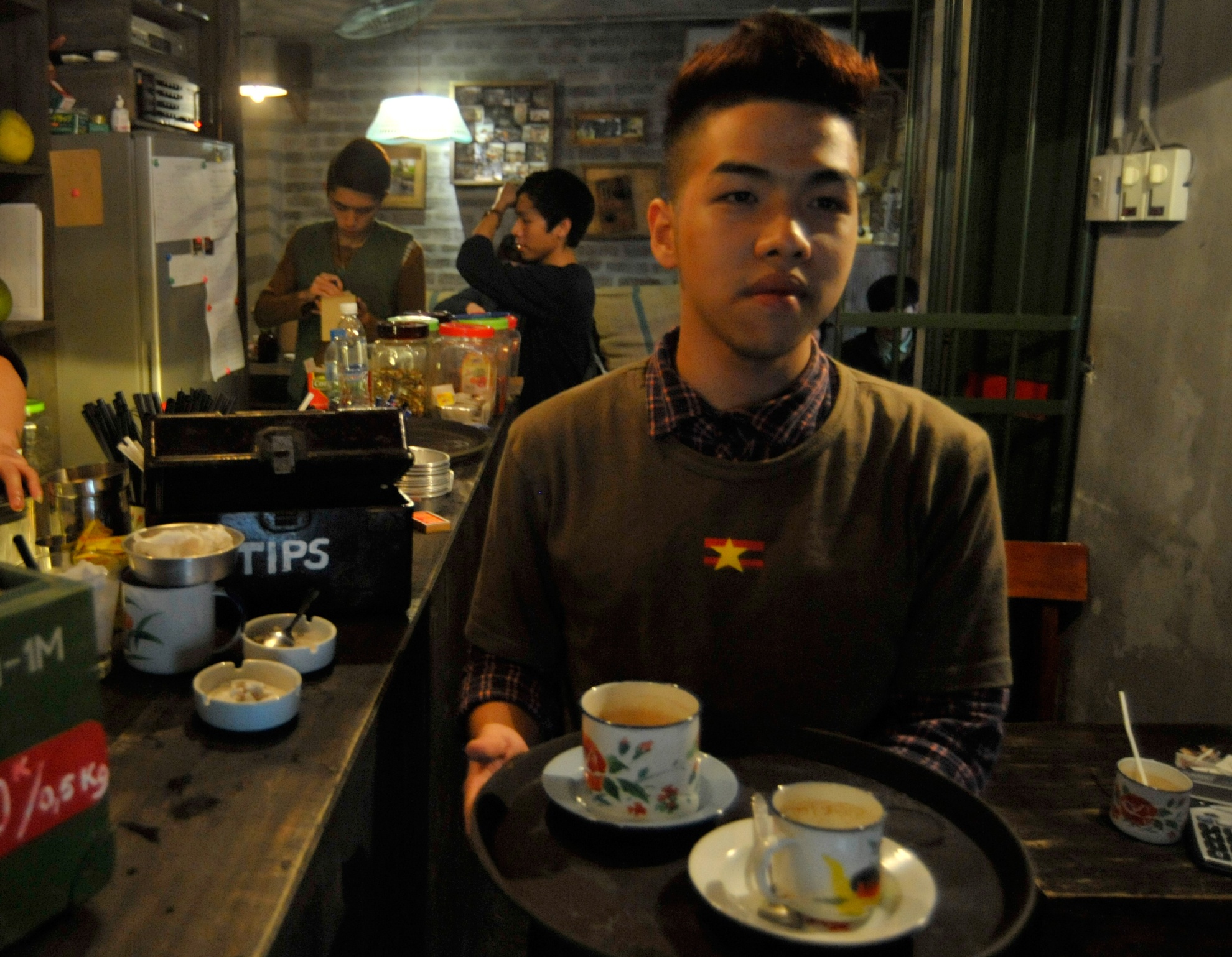 Cong: Ca phe 'dong nat' gia sang chanh hinh anh