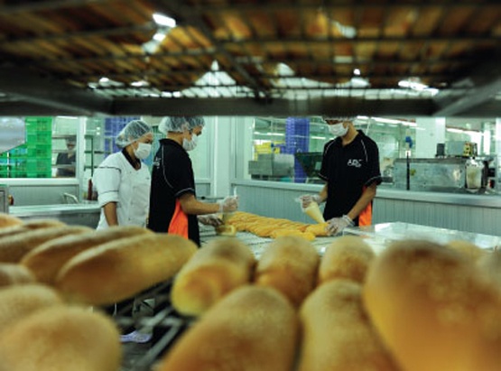 Fastfood Viet bung tinh truoc su do bo cua ong lon ngoai hinh anh