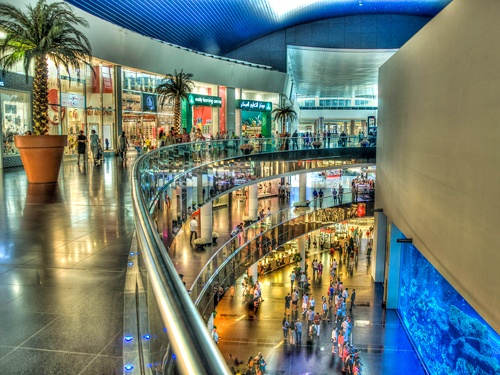 Ben trong trung tam mua sam lon nhat hanh tinh hinh anh