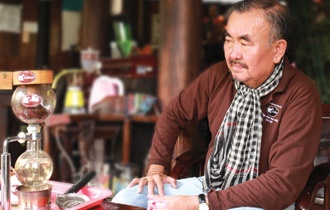 Huyen thoai ca phe chon hinh anh