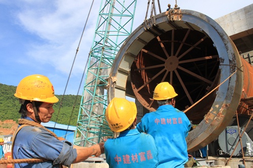 Tran lan lao dong 'chui' Trung Quoc hinh anh