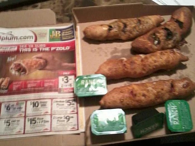 ... so với hình ảnh thực tế của sản phẩm: vừa xấu xí vừa kém ngon.