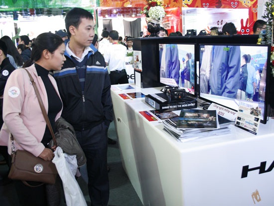 Chu y de tranh mua phai TV doi cu hinh anh