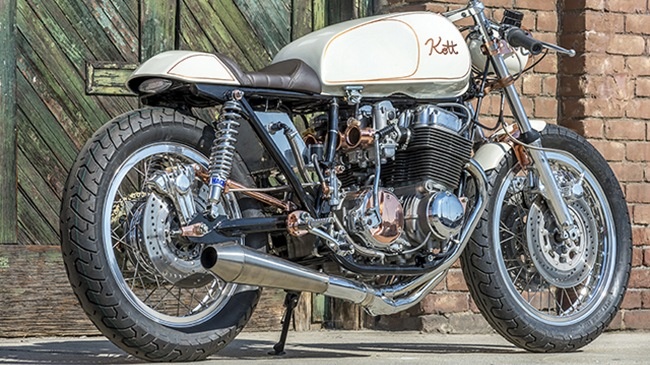 Honda CB750 toa sang voi dong va crom hinh anh