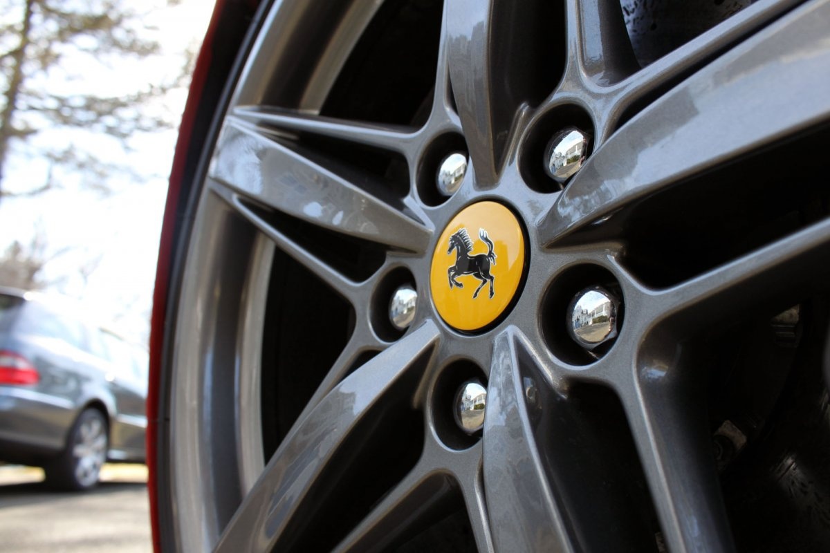 Ở Mỹ, bạn có thể lái F12 Berlinetta thoải mái trên phố lớn như Manhattan và Connecticut.