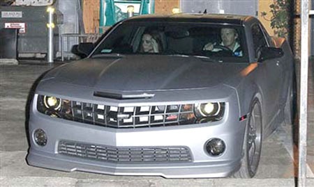 Chiếc BMW 645 sang trọng.