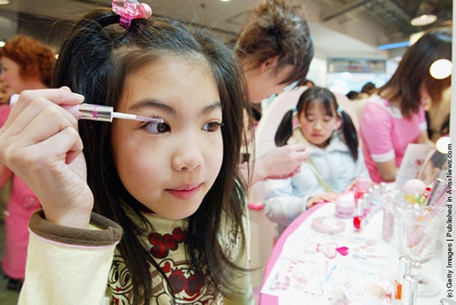 Tai sao tiep vien me xach my pham Nhat? hinh anh