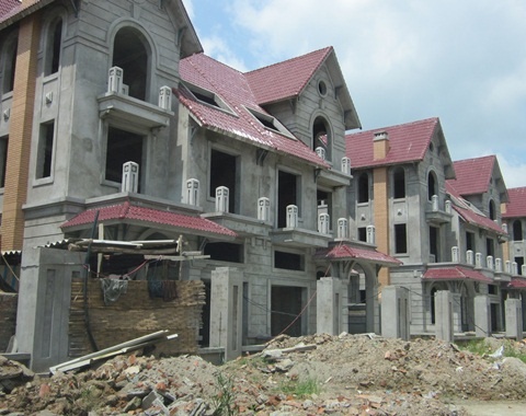 Gia biet thu Ha Noi re hon chung cu hinh anh