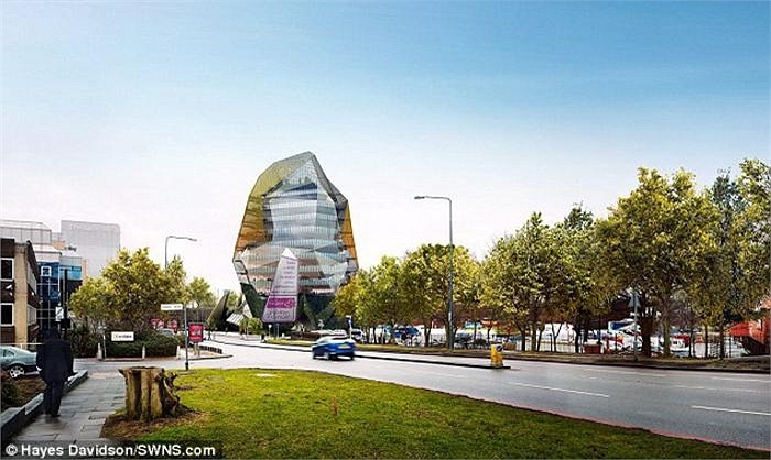 Sau rất nhiều tranh cãi và cuộc chiến pháp lý, chủ đầu tư dự án London Octopus mới xin được giấy phép xây dựng, dự kiến sẽ bắt đầu vào năm 2012 nhưng bị hoãn lại do khó khăn kinh tế. 