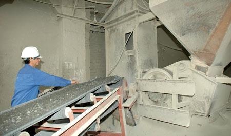 Lai suat giam, vi sao doanh nghiep van khong vay von? hinh anh