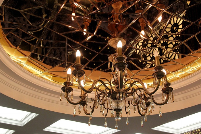 Những bộ đèn trần bằng pha lê cao cấp.