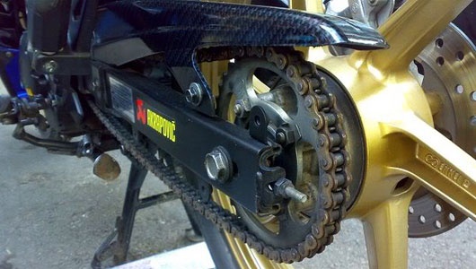 Nên thay nhông xích một cách đồng bộ.