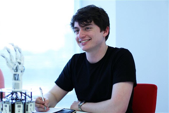 Chang trai 19 tuoi tao dung cong ty ty do chi trong 6 thang hinh anh