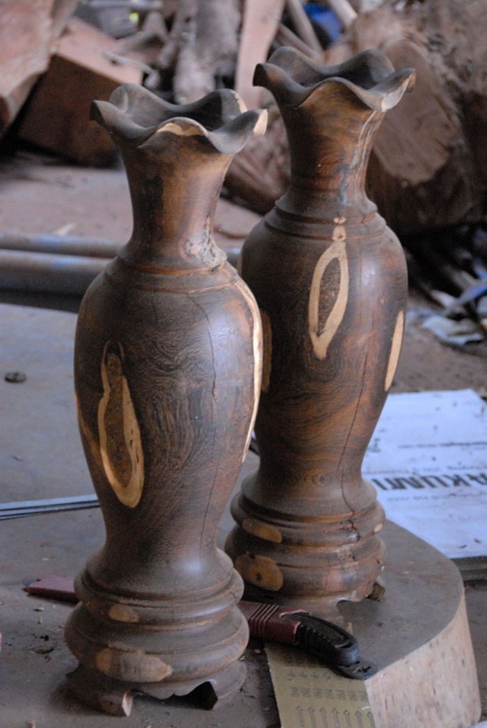 Ngoài ra hai anh em này còn nhận các sản phẩm từ gỗ có thể chỉnh sửa  hoặc làm mới lại theo khách hàng yêu cầu.