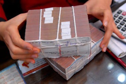 Nhung vu vac tien bang bao tai di giao dich cua nguoi Viet hinh anh