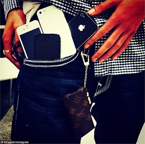 Sắm một lúc 10 chiếc iPhone...