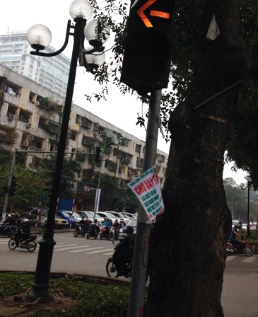 Dễ dàng bắt gặp các biển quảng cáo như thế này từ trung tâm thành phố đến các vùng ngoại ô.