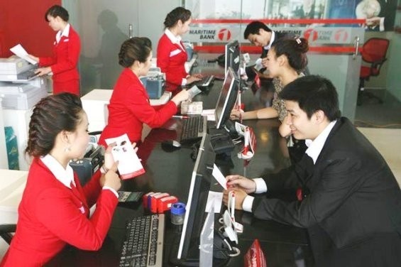 Việc sa thải một số lượng lớn nhân viên của Maritimebank gây sốc cho cả hệ thống ngân hàng.