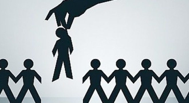 Nam 2013, ngan hang nao sa thai nhan vien nhieu nhat? hinh anh