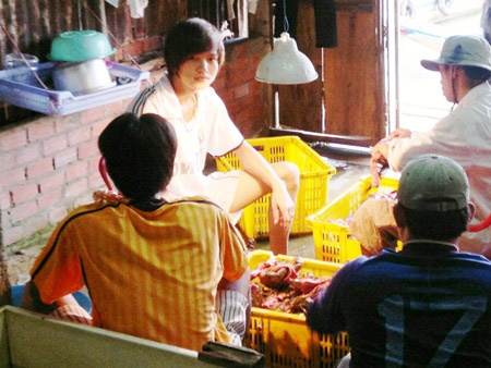 Thuong lai Trung Quoc lai lach luat mua cua hinh anh