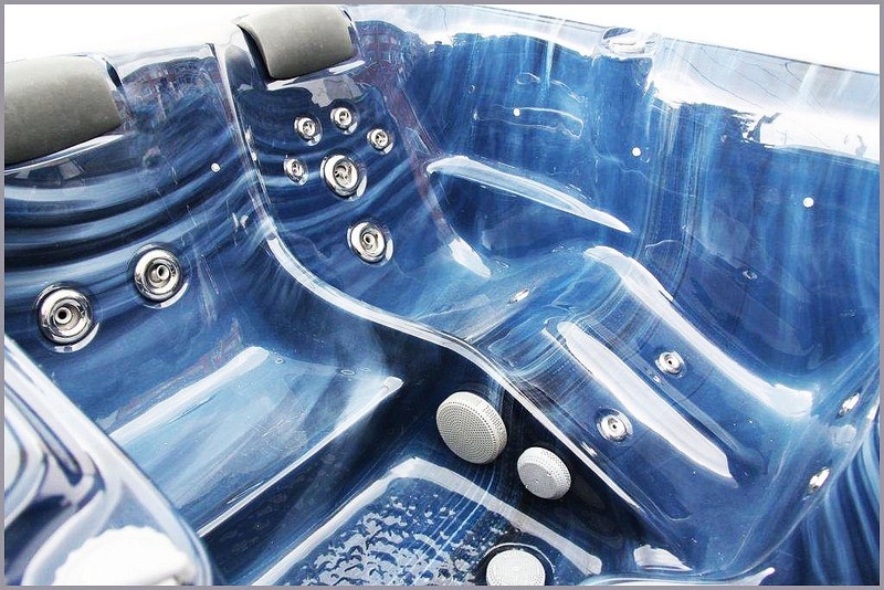 Bồn tắm Zeus. Giá: <abbr class=