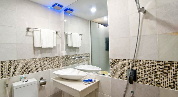 Nội thất của khách sạn được nhập từ Hong Kong.