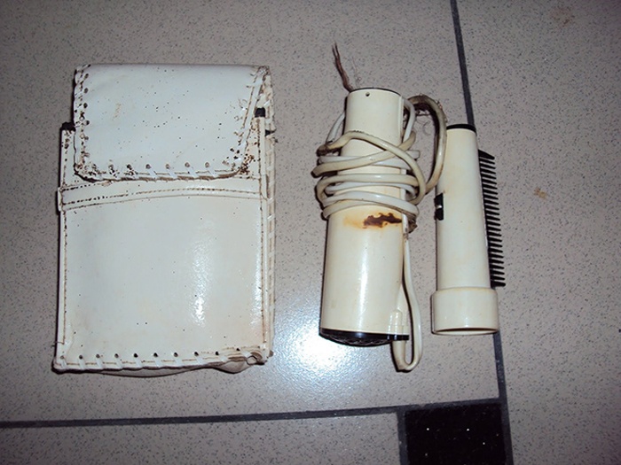 5.	Máy sấy tóc có túi đựng.