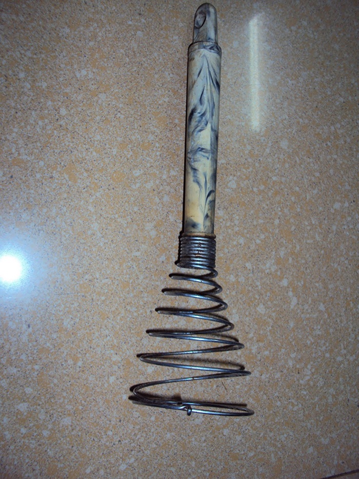 9.	Cách đây 30 năm mà Liên Xô đã có bộ mài củ và máy đánh trứng khá tiện dụng như thế này. 