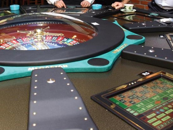 Casino: Coi chung vet xe do cua golf hinh anh