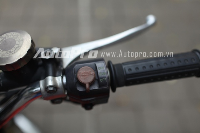 Công tắc Engine Start/Stop.