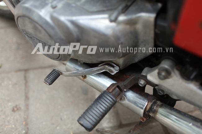 Hộp số tự động 2 cấp của xe mang lại cảm giác vận hành khá thoải mái.