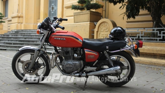 Xe doc Hondamatic CB400A Hawk: Xac xe con, hon xe ga hinh anh