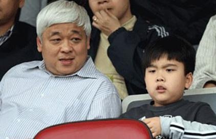 Ban cu ke ve thoi 'thanh nien du doi' cua bau Kien hinh anh